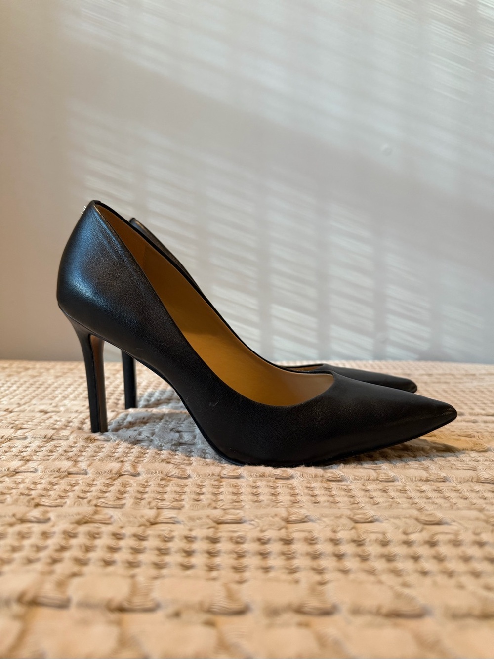 Sam Edelman Hazel Pump - Picture 6 of 8